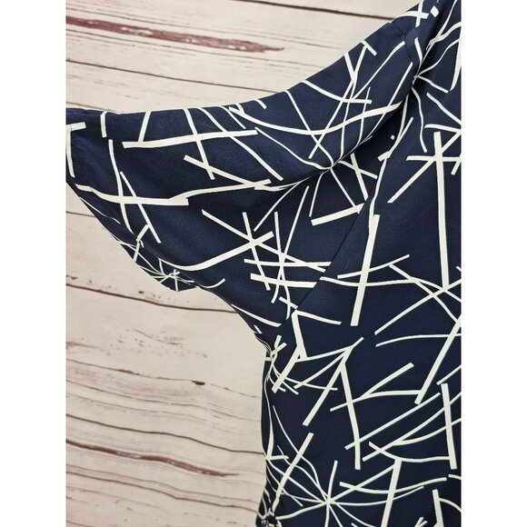 Notations Clothing Company Navy &‎ White Abstract Pattern Blouse - Women's 24W - Picture 8 of 10
